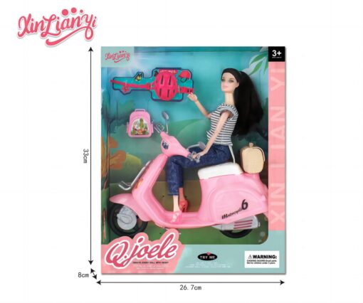 poup?e mannequin sur scooter
